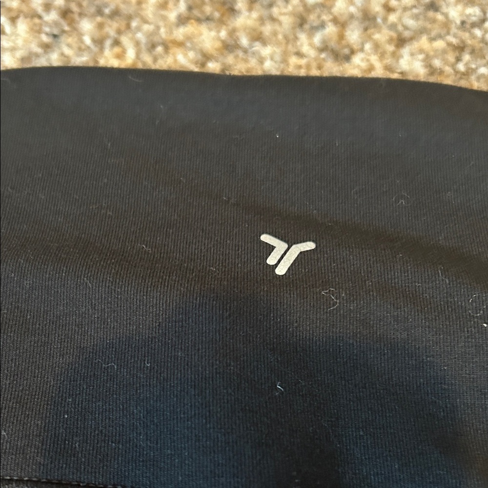 Old Navy Black Women's Biker Shorts - Picture 5 of 5